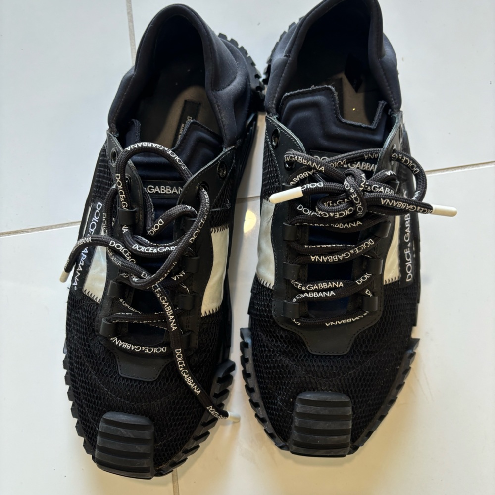 Very lightly worn dolce and gobbana shoes